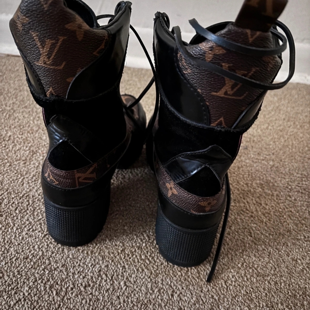 COPY - Louis Vuitton Women's Black and Brown Boots only has 2 inperfects in the… - Picture 2 of 6